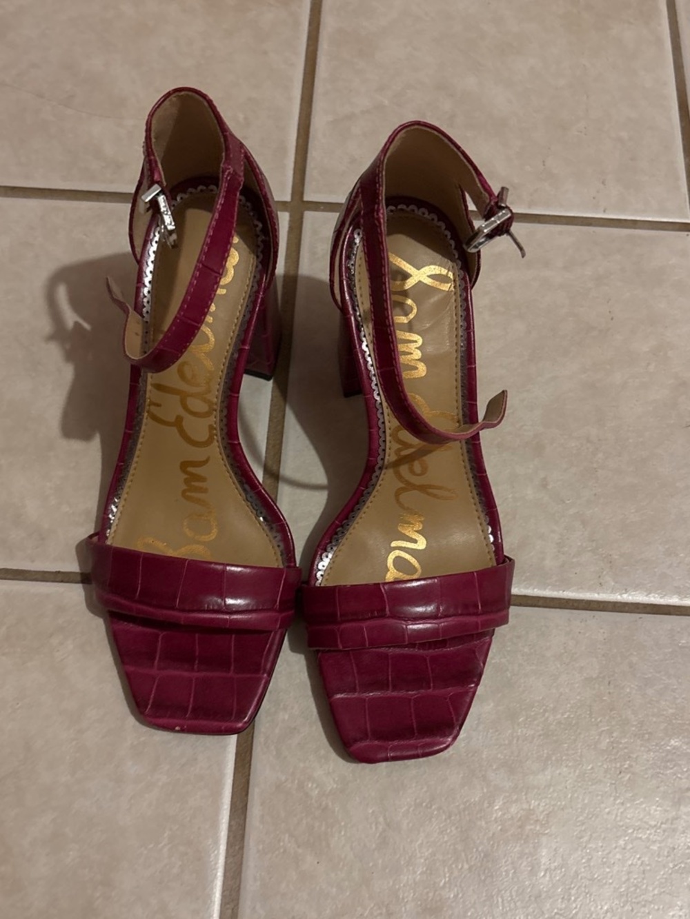 Heels - Picture 1 of 2